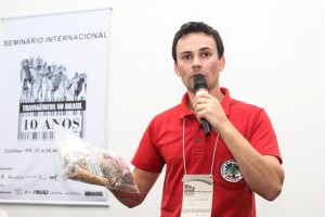 Anderson Munarini, integrante do Movimento dos Pequenos Agricultores - MPA)