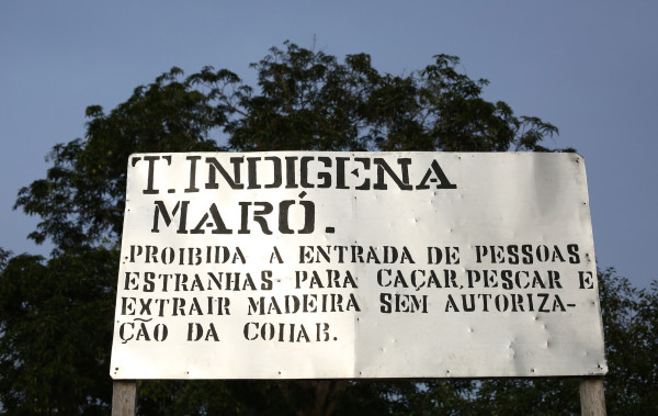 Placa feita pelo Conselho Indígena Intercomunitário Arapium Borari (Foto: Ana Aranha)