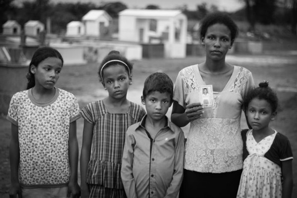 Janete da Silva Novato Alves e suas filhas e filho | foto: Caio Mota