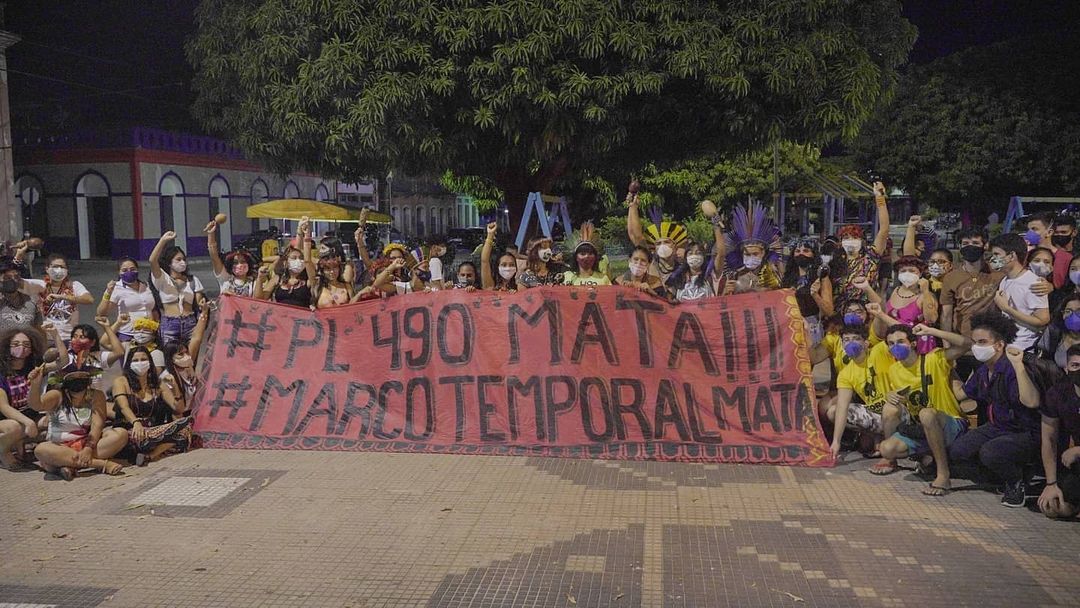Indígenas do Baixo Tapajós, em protesto contra políticas anti-indígenas, em junho de 2021/ Fotos: Priscila Tapajowara e Alexandre Arlisson/CITA