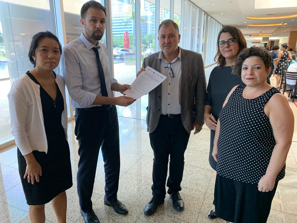 O relator especial da ONU Baskut Tuncak recebeu em mãos o apelo urgente feito por cinco organizações brasileiras
