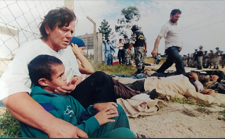 Crianças e mulheres entre os feridos pela intensa violência da Polícia Militar do Paraná. Foto: Arquivo APP/ Sindicato