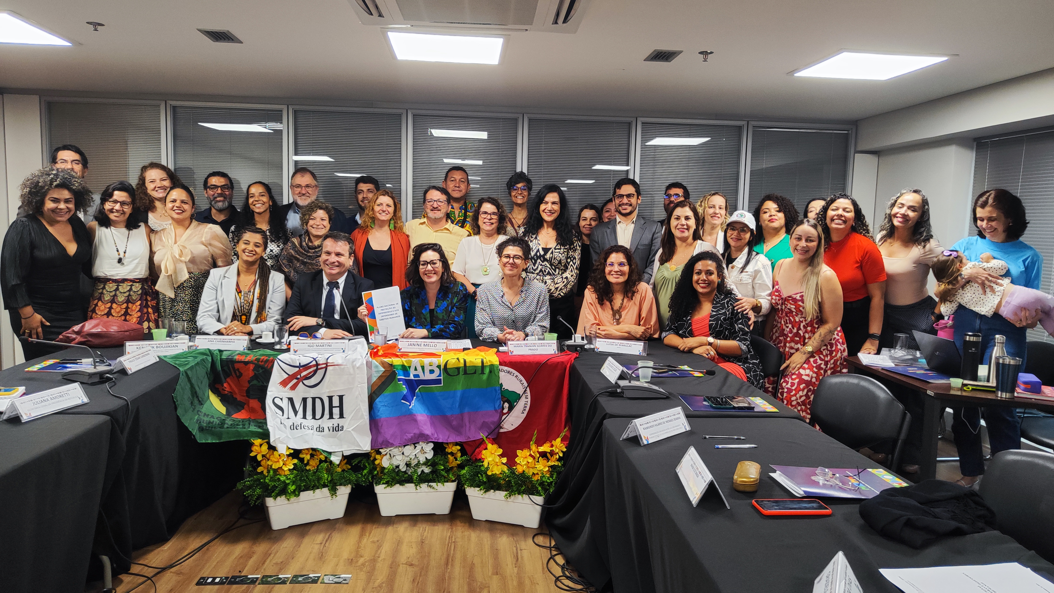 Ato de entrega do Plano DDH ao Ministério de Direitos Humanos e Cidadania em dezembro de 2024. Foto: Lizely Borges