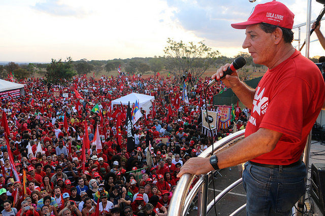 Jaime Amorim foi detido quando dialogáva com a população sobre eleições, em Caruaru (PE). / foto: Divulgação