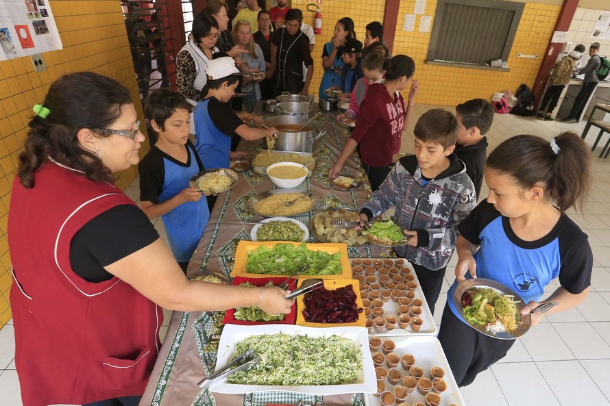 Com as mudanças no decreto, não há priorização de aquisição de alimentos orgânicos da agricultura familiar para a merenda escolar. / Foto: Arnaldo Alves/AEN