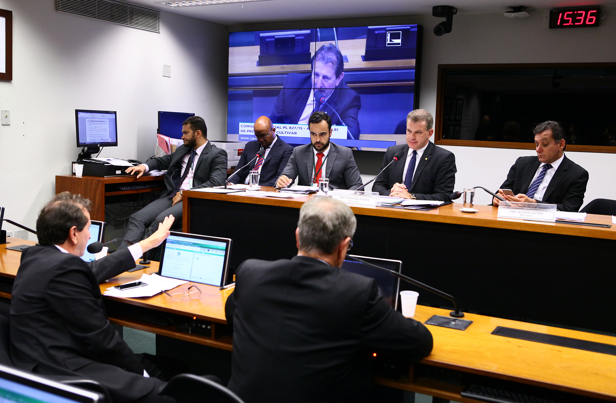 Reunião da Comissão Especial (foto: Câmara dos Deputados)