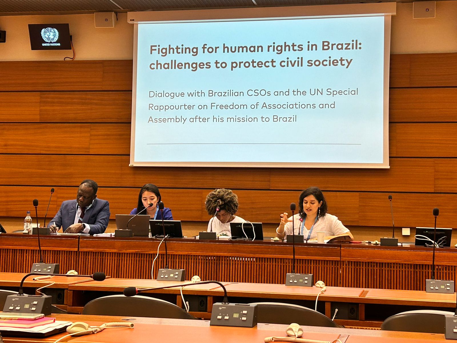 Foto: Evento paralelo de debate sobre a preteção da sociedade civil brasileira em Genebra