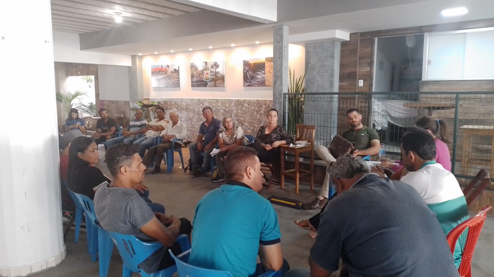 Foto: Assessoria Terra de Direitos/ Reunião entre poder público e comunidade Serra do Cabral - MG