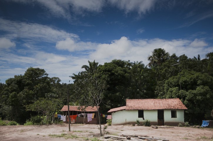 Casa na comunidade Quilombola Arenheguaua, a 54 quilômetros de Alcântara e lar de 80 famílias. Foto: Ana Mendes/ISA
