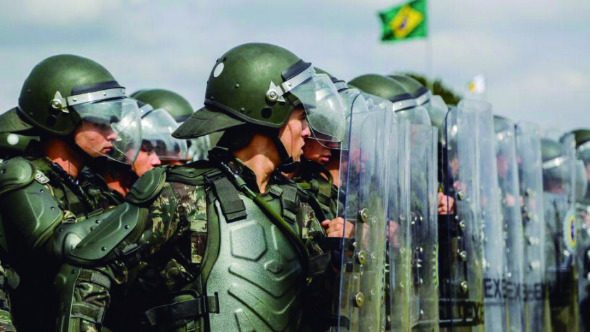 Em inserções como no G20 e comunidades, como Complexo da Maré (RJ), o uso da GLO resultou em intensa violência contra civis, em especial, contra a população negra. Foto: Reprodução